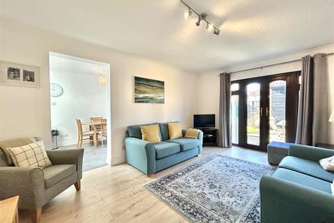 3 bedroom flat for sale, Ronald Hill Grove, Leigh-On-Sea