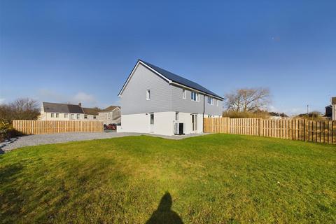 3 bedroom semi-detached house for sale, Old Castle Road, Llanelli