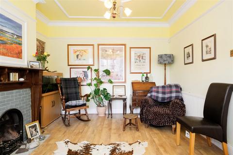 26a Whitehall Gardens, London, E4 6EH