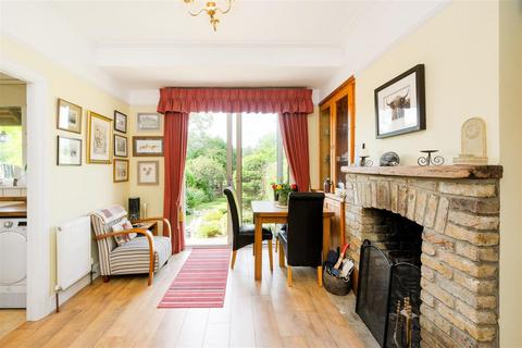 26a Whitehall Gardens, London, E4 6EH