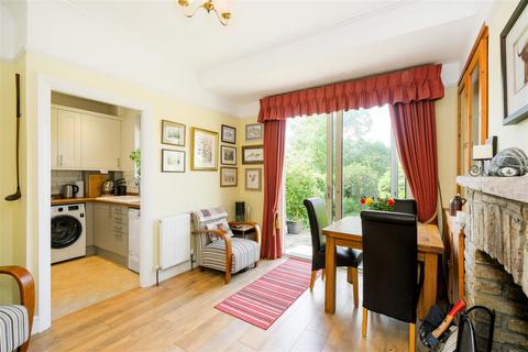 26a Whitehall Gardens, London, E4 6EH