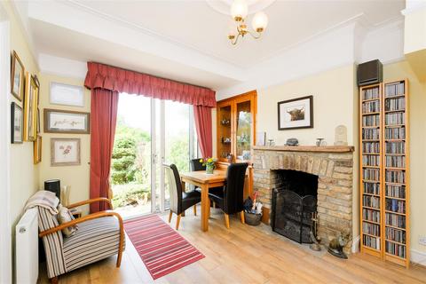 26a Whitehall Gardens, London, E4 6EH