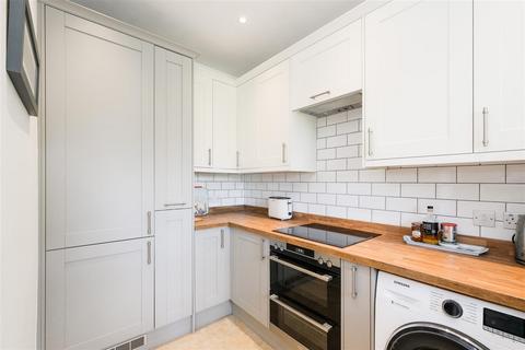 26a Whitehall Gardens, London, E4 6EH