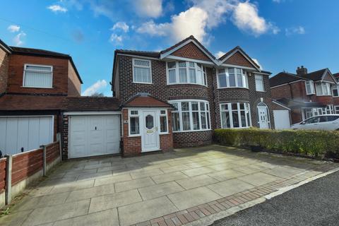 3 bedroom semi-detached house for sale, Aylesbury Avenue, Davyhulme, M41