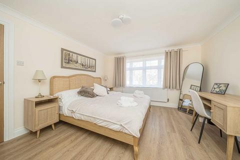 3 bedroom semi-detached house for sale, Sunna Gardens, Sunbury-On-Thames TW16