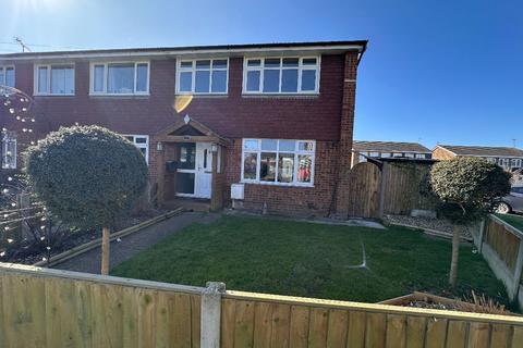 3 bedroom end of terrace house for sale, St. Georges Walk, Canvey Island