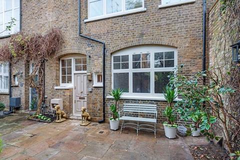 2 bedroom mews to rent, Clifton Hill, St Johns Wood NW8