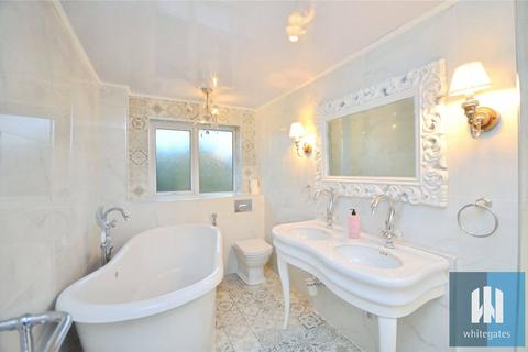 4 bedroom detached house for sale, Holmdene Drive, Mirfield, West Yorkshire, WF14