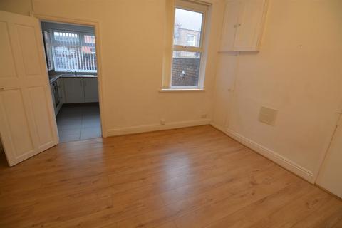 2 bedroom terraced house to rent, Howson Street, Rock Ferry CH42