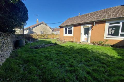 2 bedroom semi-detached bungalow for sale, Doveys Terrace, Kington Langley