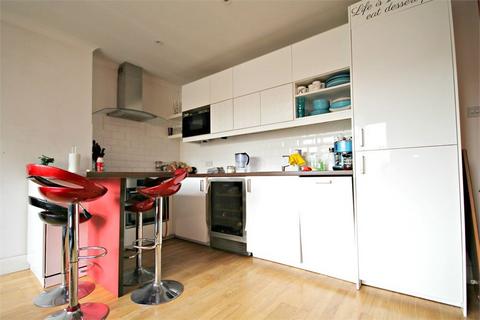 3 bedroom flat to rent, Bryan Avenue, Willesden Green