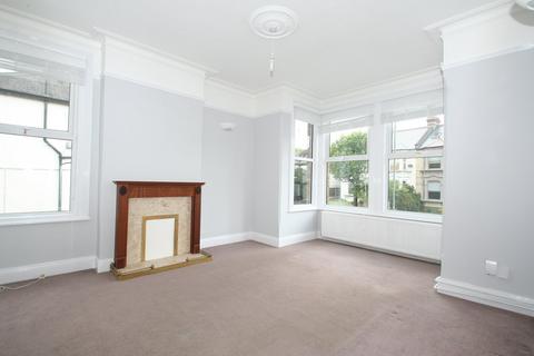 3 bedroom flat to rent, Finchley Lane, London, NW4