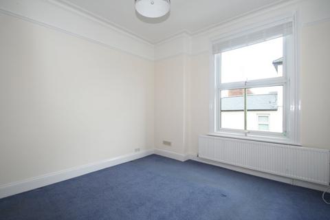 3 bedroom flat to rent, Finchley Lane, London, NW4