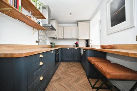 28 Canada Road, Rawdon, Leeds, LS19 6LR