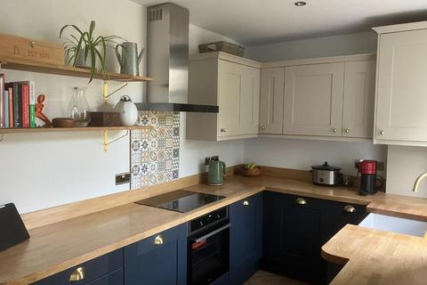 28 Canada Road, Rawdon, Leeds, LS19 6LR