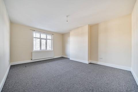 3 bedroom flat to rent, Queen Anne Avenue, Bromley South, Bromley, BR2