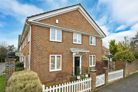 4 bedroom end of terrace house to rent, Dove House Green, Weybridge, Surrey, KT13