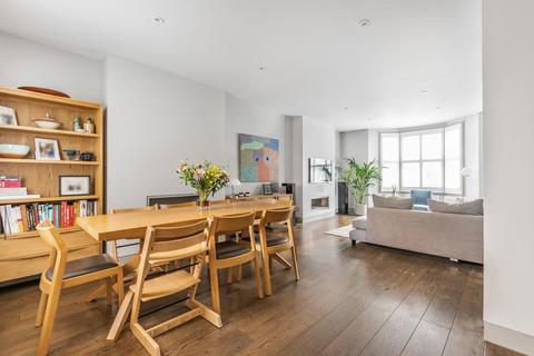 4 bedroom terraced house for sale, Vicarage Crescent, Battersea