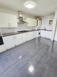 3 bedroom terraced house for sale, Central Park Road, London E6