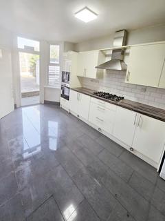 3 bedroom terraced house for sale, Central Park Road, London E6