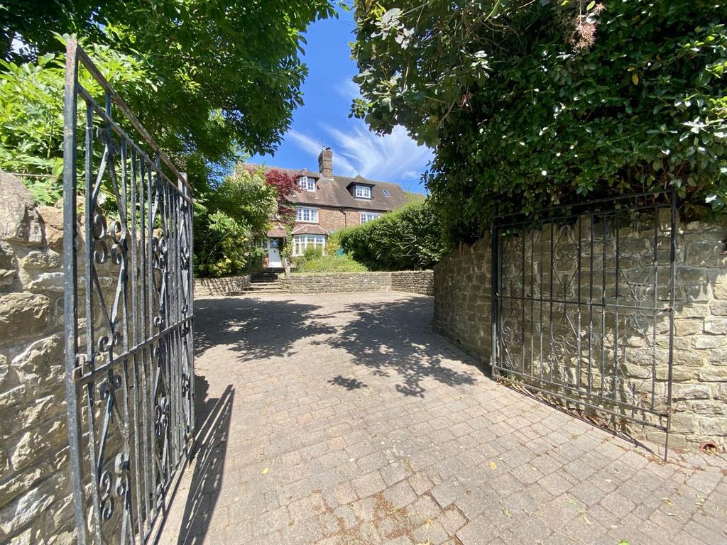 Long Front & Gates