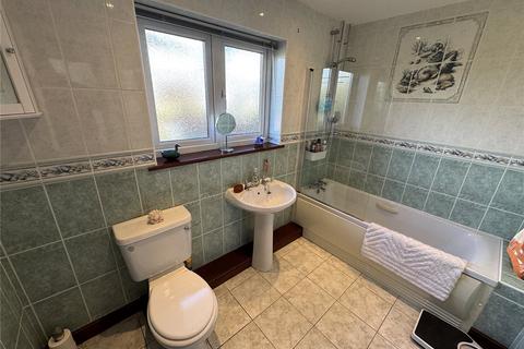 15 Clos Winifred, Borth, SY24 5LE