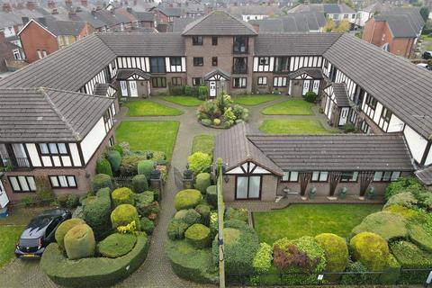 1 bedroom apartment to rent, 23 Tudor Court, Porthill, Newcastle-under-Lyme, Staffordshire, ST5 8RR