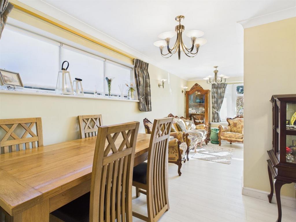 Dining Area/Lounge