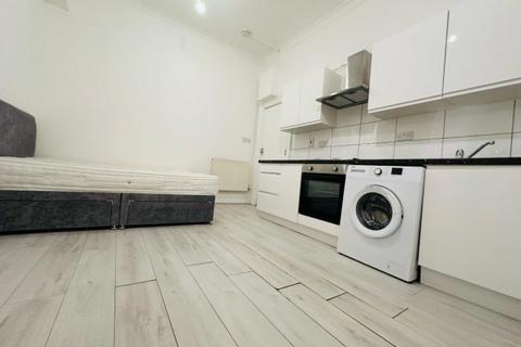 1 bedroom property to rent, Kenton Avenue, Harrow, HA1