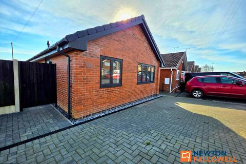 2 bedroom detached bungalow for sale, Worcester Avenue, Mansfield Woodhouse, NG19