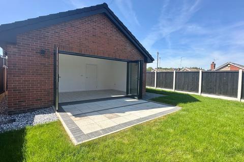 2 bedroom detached bungalow for sale, Worcester Avenue, Mansfield Woodhouse, NG19