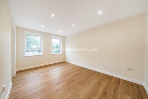 Studio to rent, Frederick Road London SE17