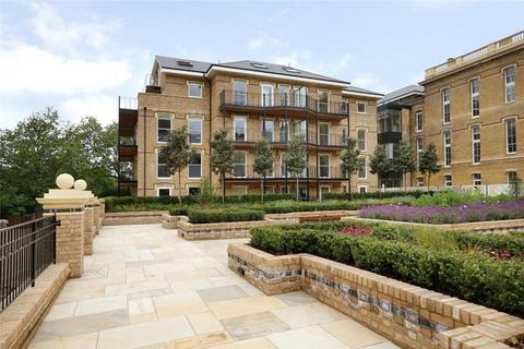 3 bedroom flat for sale, Chambers Park Hill, Copse Hill, SW20