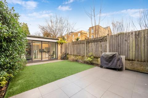 3 bedroom flat for sale, Hemstal Road, West Hampstead, London