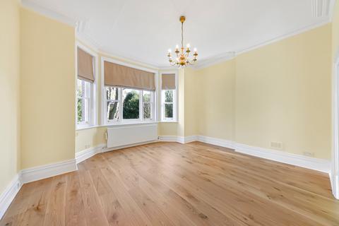 3 bedroom flat to rent, Chesterford Gardens, Hampstead, London