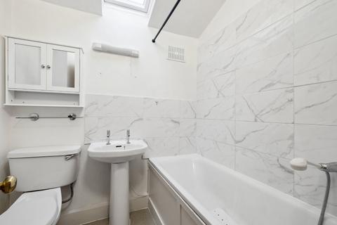 4 bedroom house to rent, Musjid Road, London
