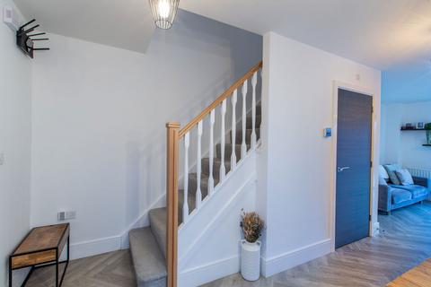 3 bedroom semi-detached house for sale, Wakefield WF1