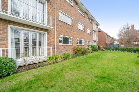 2 bedroom flat for sale, North Walls, Regnum Court, PO19