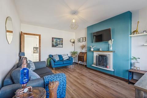 68 Randolph Drive, Clarkston, Glasgow, G76 8AP
