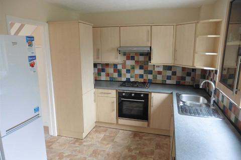 2 bedroom terraced house to rent, Castlehaven Close, Chippenham