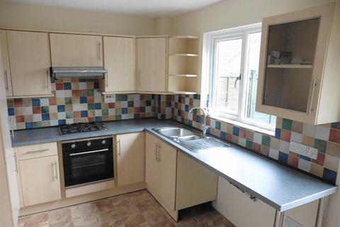 2 bedroom terraced house to rent, Castlehaven Close, Chippenham