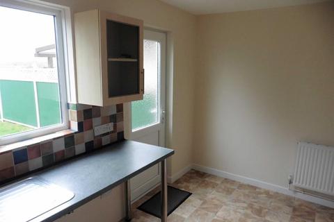 2 bedroom terraced house to rent, Castlehaven Close, Chippenham