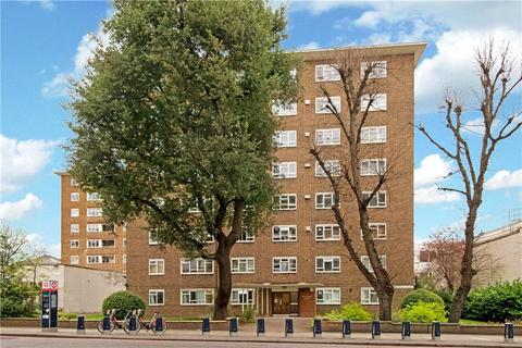 Studio to rent, Reynolds House, Wellington Road, St John's Wood, London