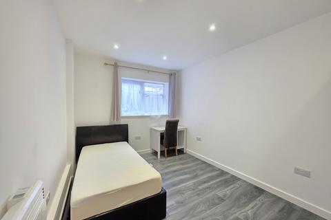 Studio to rent, Craven Park, Harlesden, NW10