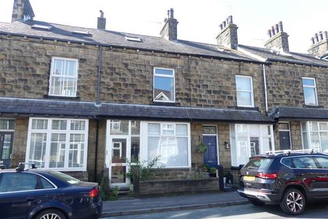 3 bedroom terraced house to rent, East Parade, Ilkley LS29