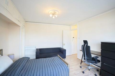 Studio to rent, London NW11