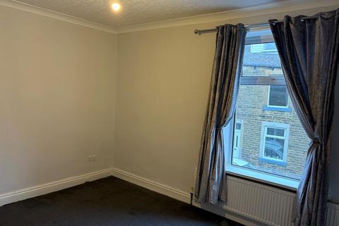 3 bedroom terraced house to rent, Clarence Street, Colne BB8