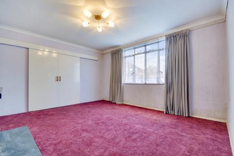 3 bedroom end of terrace house for sale, Wickford Drive, Harold Hill, Romford