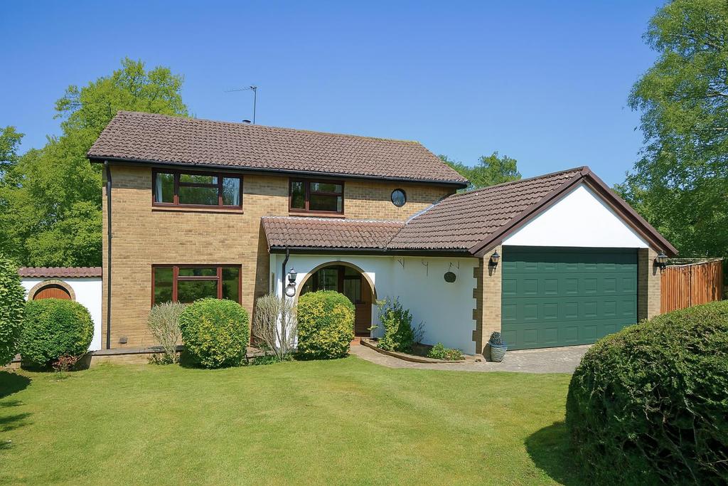 LARGE MATURE GARDENS * ALVERSTONE... 3 bed detached house - £539,950