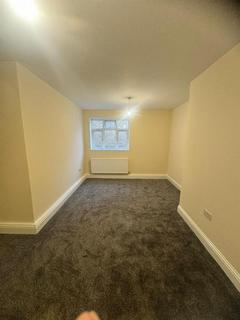 2 bedroom flat to rent, High Road, Leyton, London